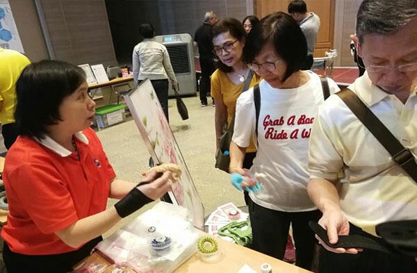 บมจ.คเณชาบิวตี้เทค ได้เกียรติรับเชิญให้ร่วมออกบูธฝึกอบรมการออกกำลังกายในผู้สูงอายุ ณ สถาบันบัณฑิตจุฬาภรณ์ราชวิทยาลัย เมื่อวันที่ 30 ต.ค.2562